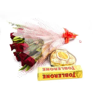 Red roses with Chocolates